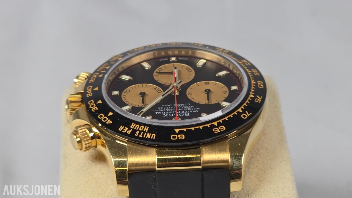 2022 Rolex Cosmograph Daytona 116518LN – 18 kt gult gull – Oysterflex