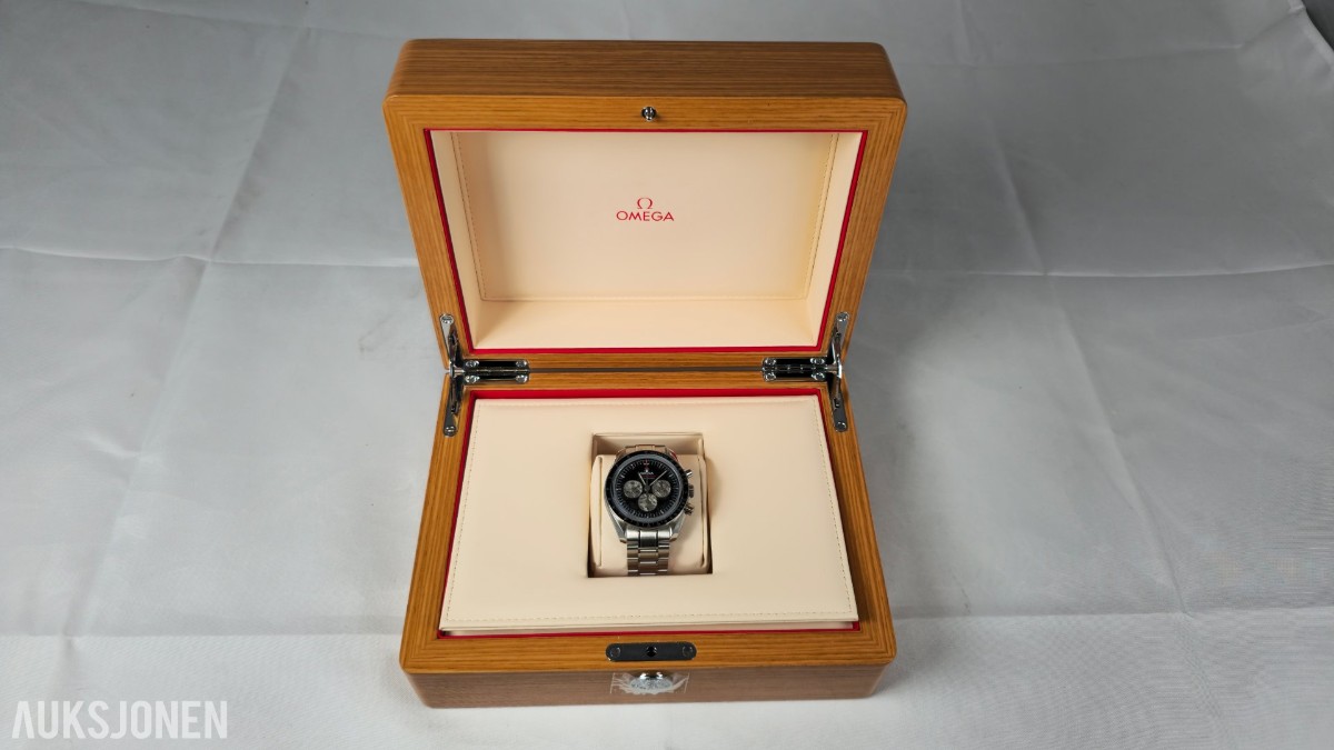 Omega Speedmaster Professional Apollo-Soyuz 35th Anniversary – Limited Edition 874/1975