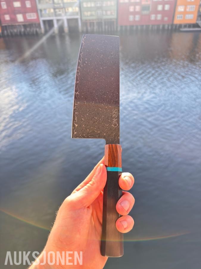 48 TIMERS AUKSJON - Senko 67-lags Damascus 2-delt knivsett + Sashimi-kniv