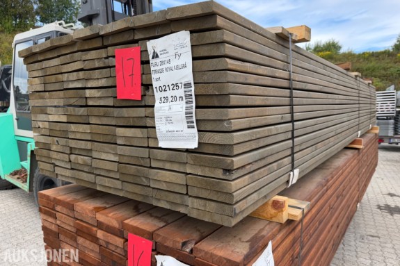 Terrassebord 28 x 145 Glatt Ende sprekk, 1 sort Furu.