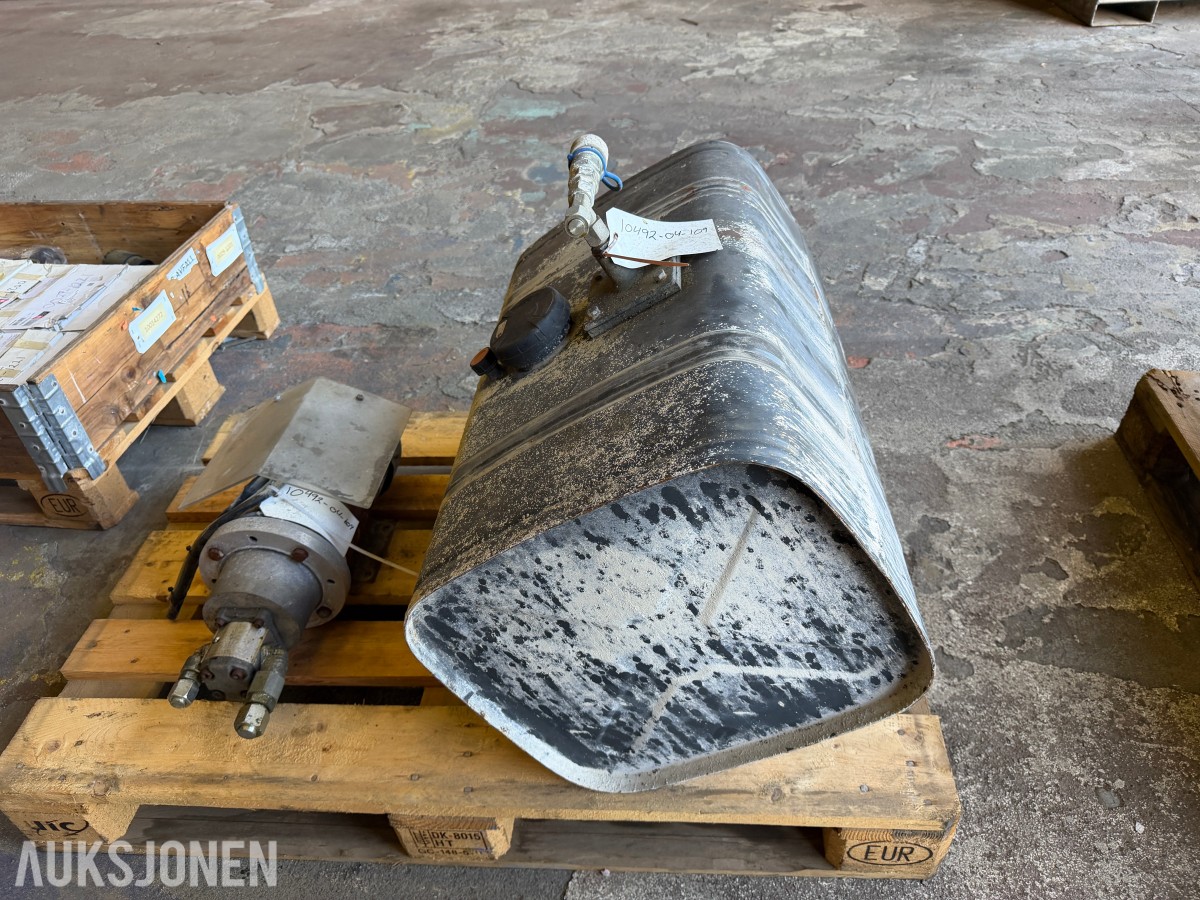 120 L HYDRAULIKKTANK MED 24 V HYDRAULIKKPUMPE - BRUKT