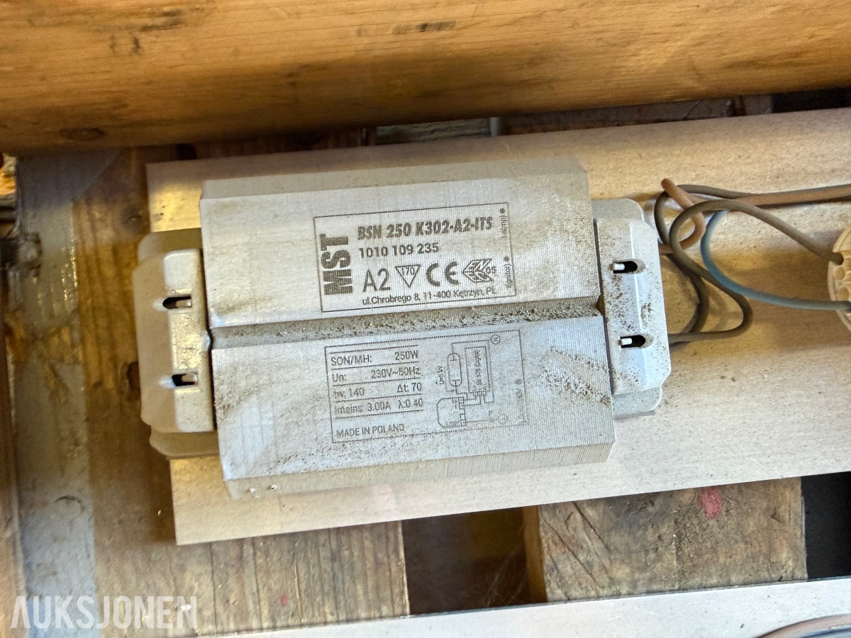 6 STK. DELTALUX HS250/T INDUSTRILAMPER MED FORKOBLINGSMODULER