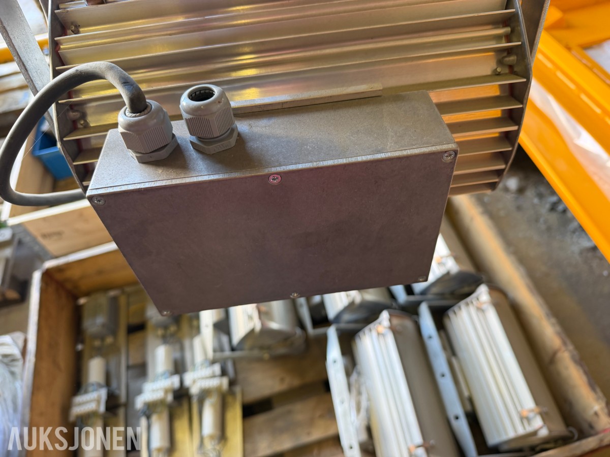 6 STK. DELTALUX HS250/T INDUSTRILAMPER MED FORKOBLINGSMODULER