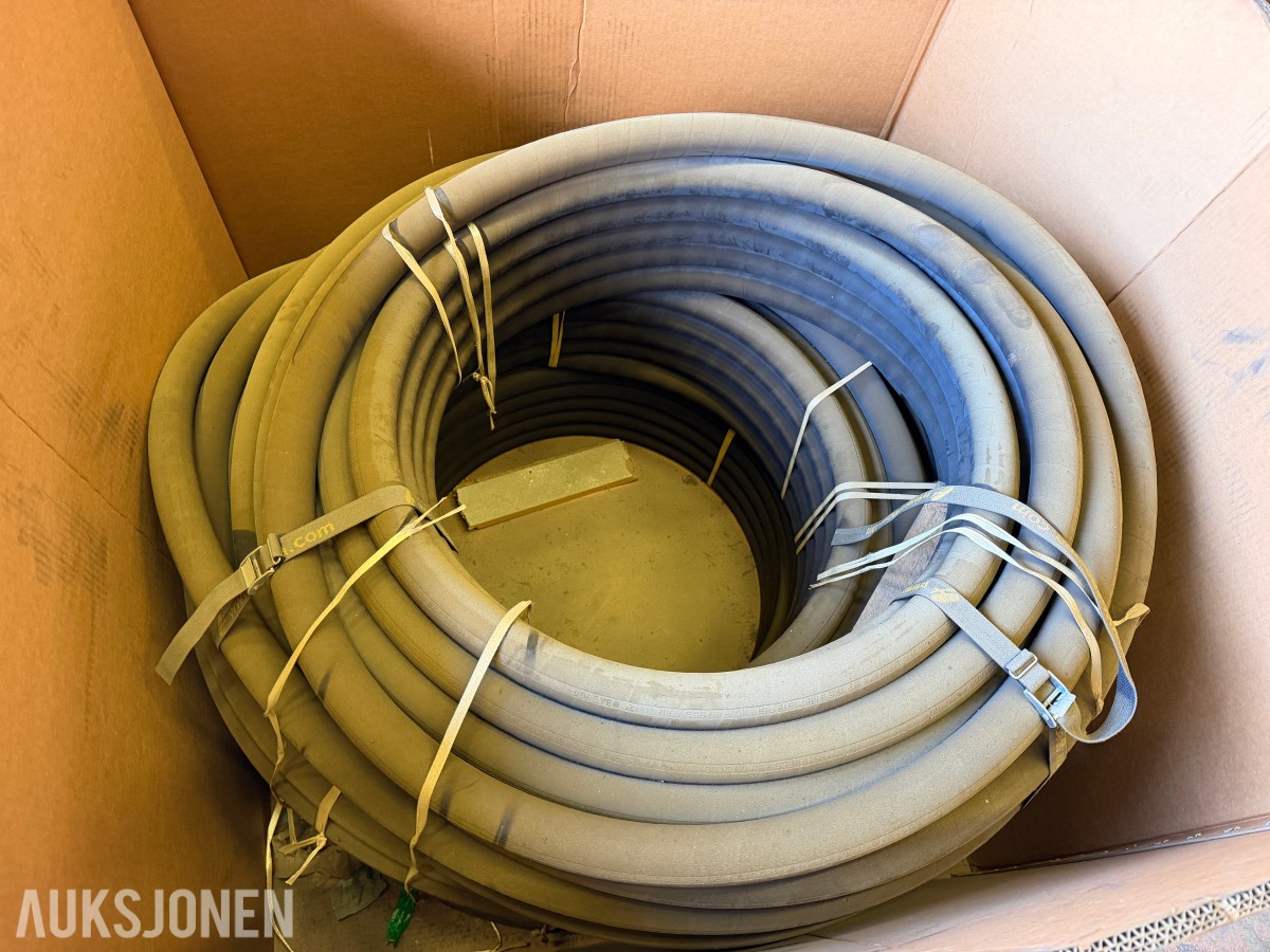 CA. 140 M HYDRAULIKKSLANGE 1 1/4 TOMMER – 2,5 KVEIL