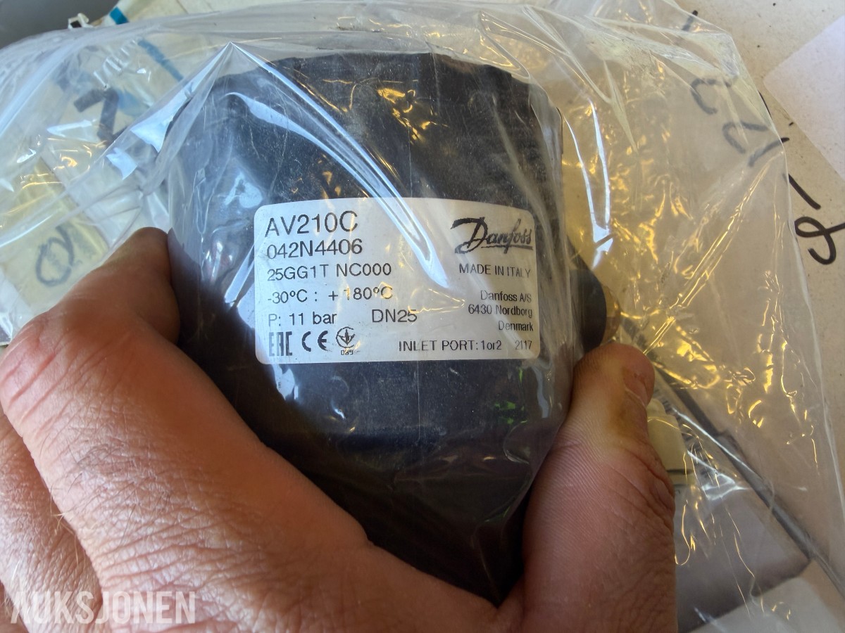 20 STK DANFOSS AV210C SKRÅSETEVENTILER – DN25