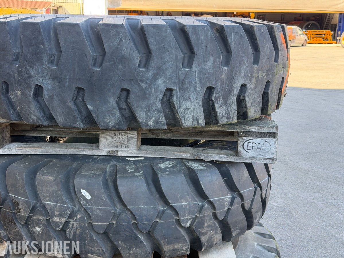 NOKIAN HTS 14.00-24 DEKK MED FELG - 3 STK