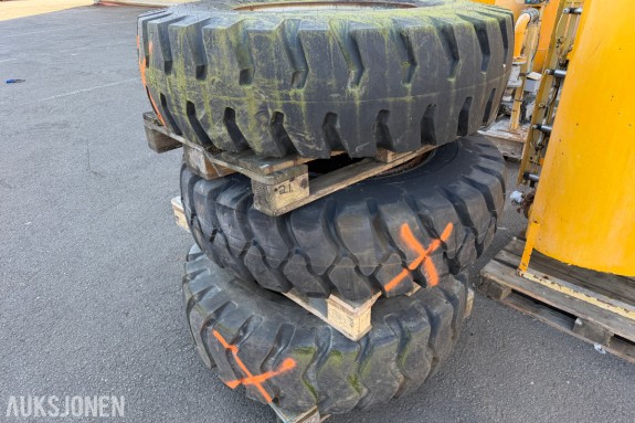 NOKIAN HTS 14.00-24 DEKK MED FELG - 3 STK