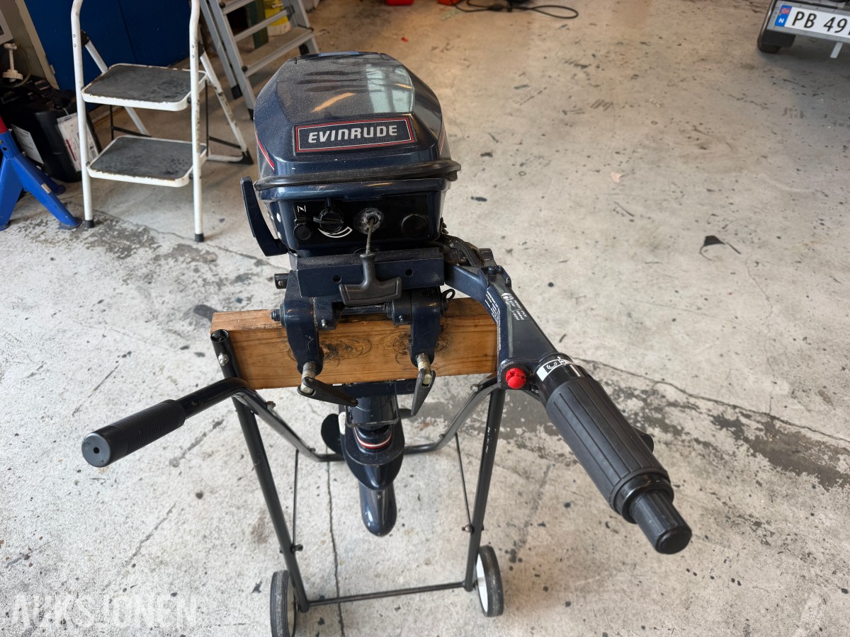 1991 EVINRUDE 15 HK PÅHENGSMOTOR – REP.OBJEKT UTEN MINSTEPRIS