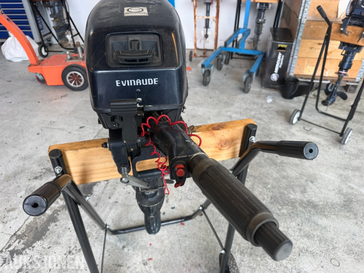 1997 EVINRUDE 9,9 HK PÅHENGSMOTOR – REP.OBJEKT UTEN MINSTEPRIS
