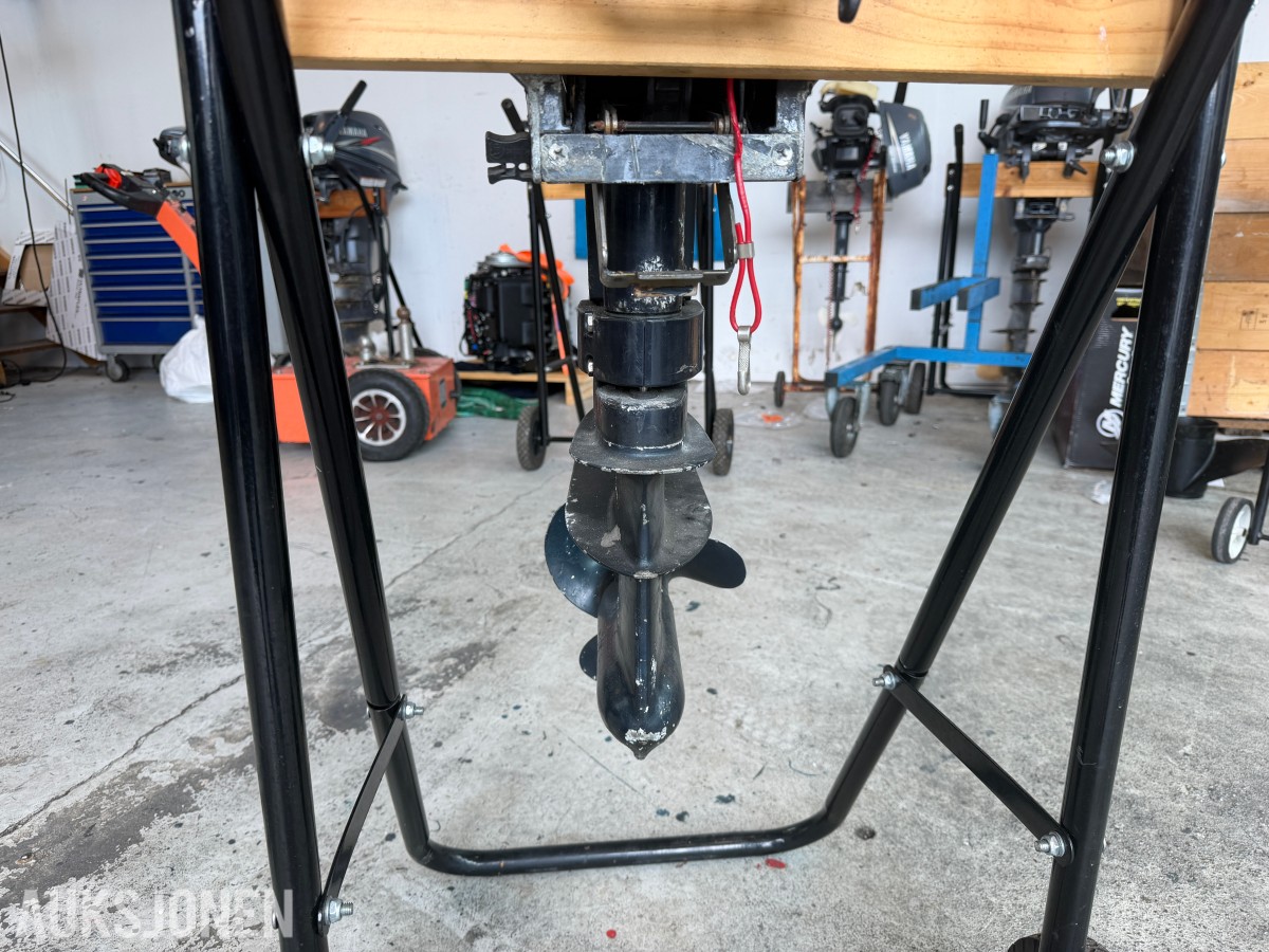 1997 EVINRUDE 9,9 HK PÅHENGSMOTOR – REP.OBJEKT UTEN MINSTEPRIS