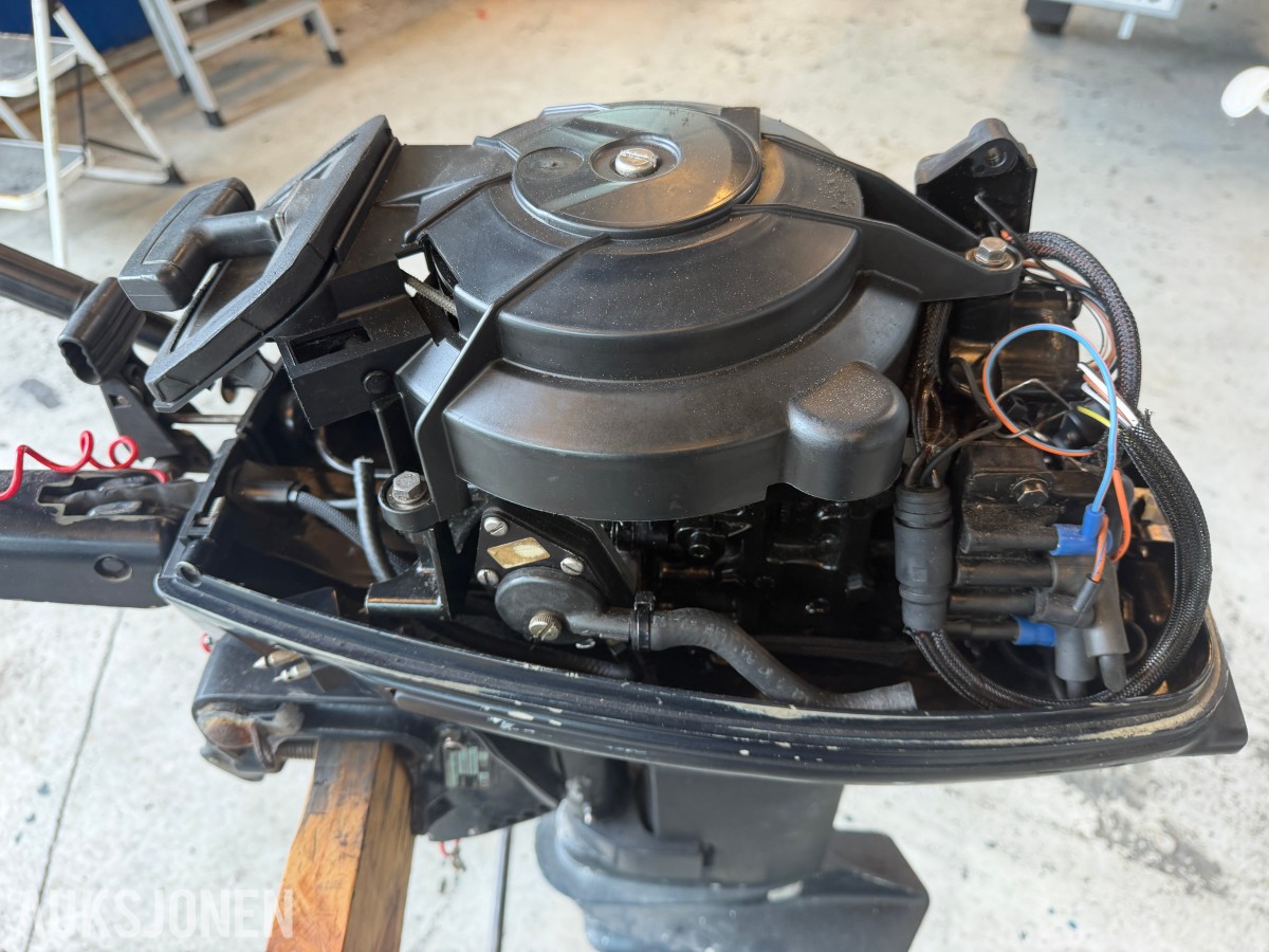 1997 EVINRUDE 9,9 HK PÅHENGSMOTOR – REP.OBJEKT UTEN MINSTEPRIS