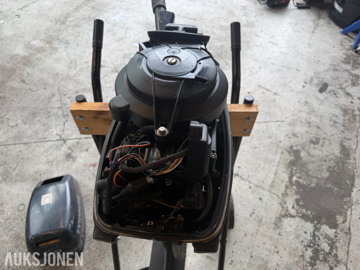 1997 EVINRUDE 9,9 HK PÅHENGSMOTOR – REP.OBJEKT UTEN MINSTEPRIS