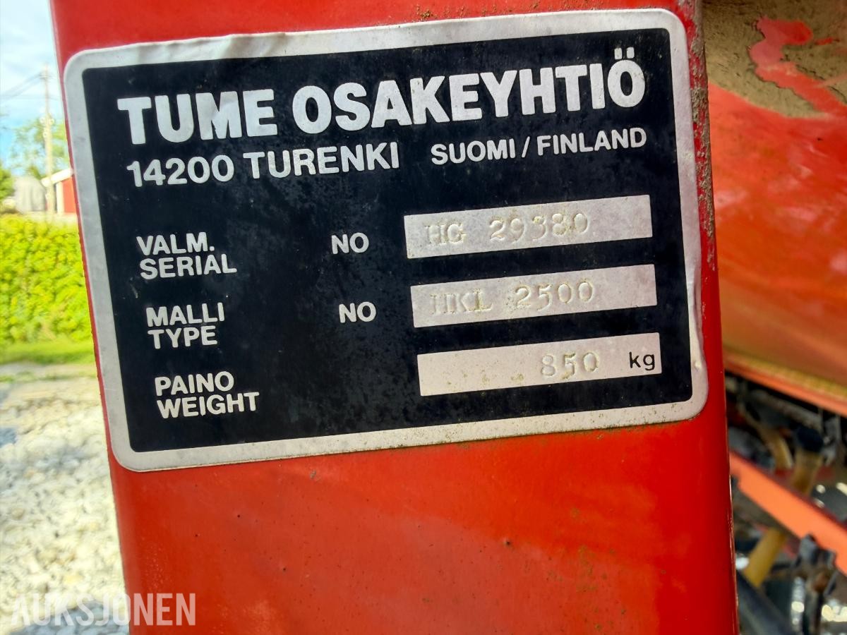 1997 Tume HKL-2500 såmaskin