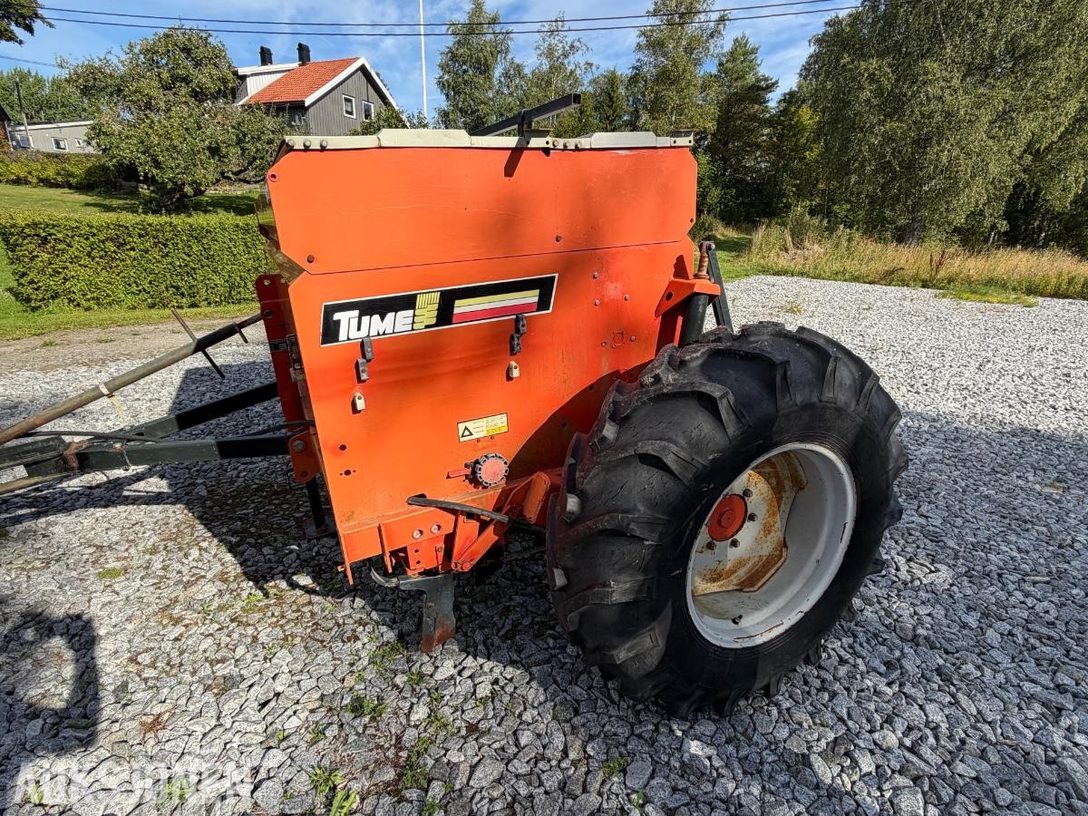 1997 Tume HKL-2500 såmaskin