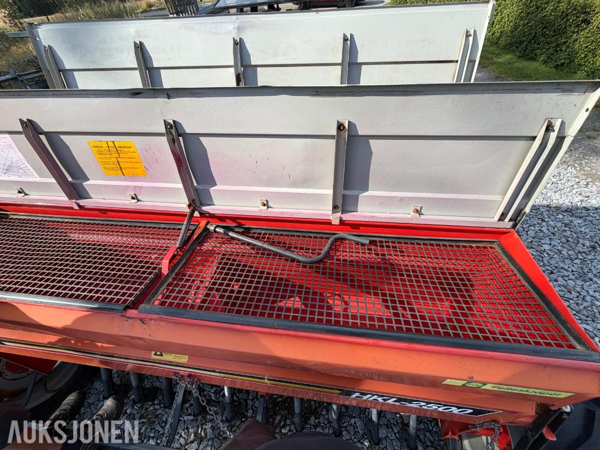 1997 Tume HKL-2500 såmaskin