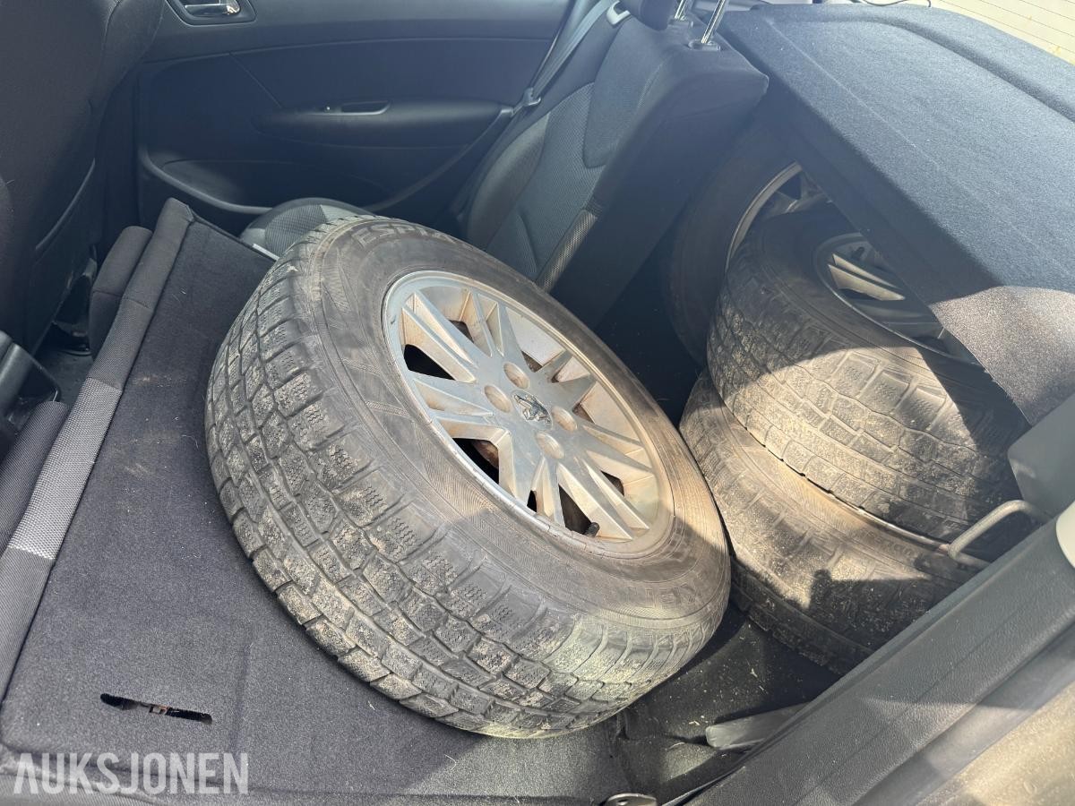 2011 Peugeot 308 1.6 92hk cruisekontroll mye påkostet s+v dekk