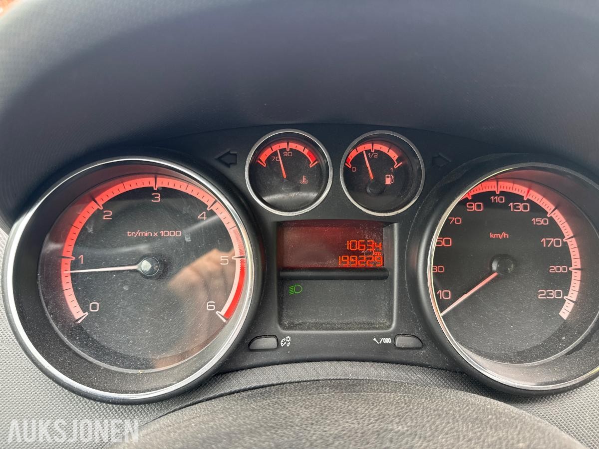 2011 Peugeot 308 1.6 92hk cruisekontroll mye påkostet s+v dekk