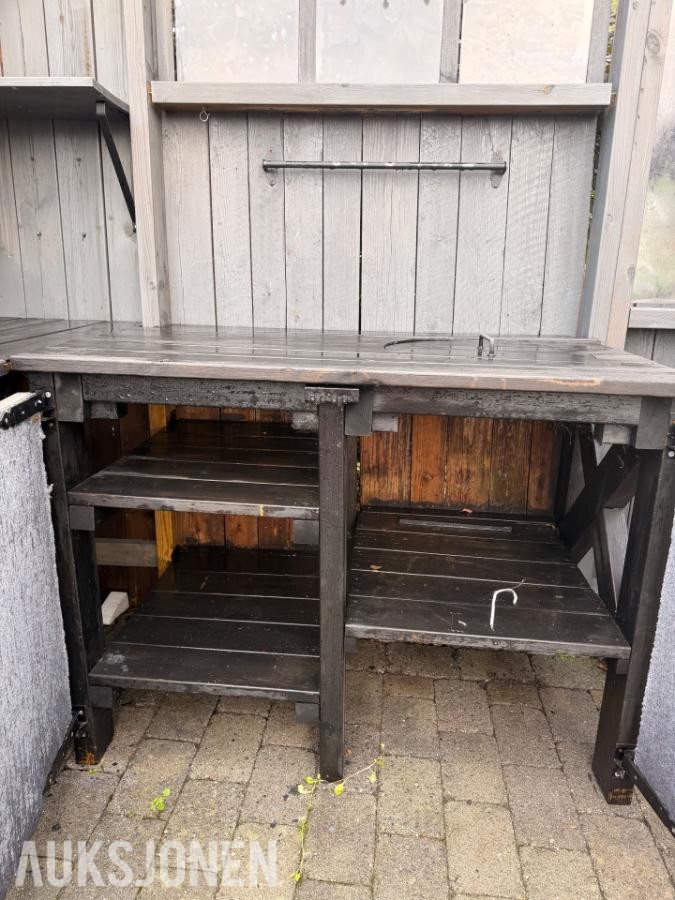 Solid utekjøkken selges! 