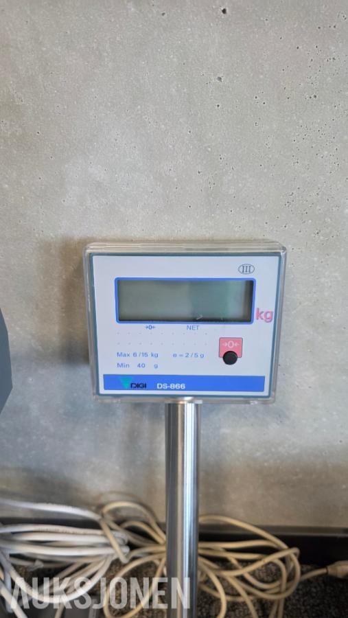 Diverse butikkutstyr selges samlet uten minstepris Verifone / Intermek +++