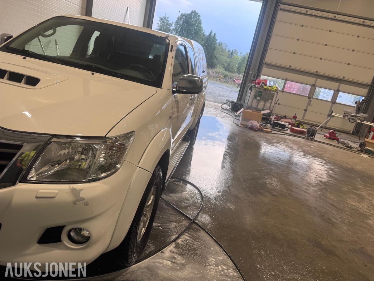 2011 Toyota HiLux 2.5-144 D 4WD, 217757km