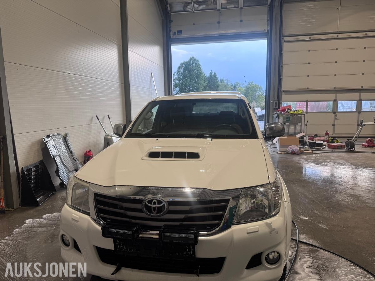 2011 Toyota HiLux 2.5-144 D 4WD, 217757km