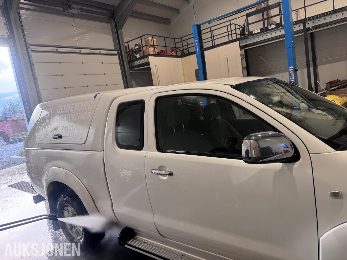 2011 Toyota HiLux 2.5-144 D 4WD, 217757km