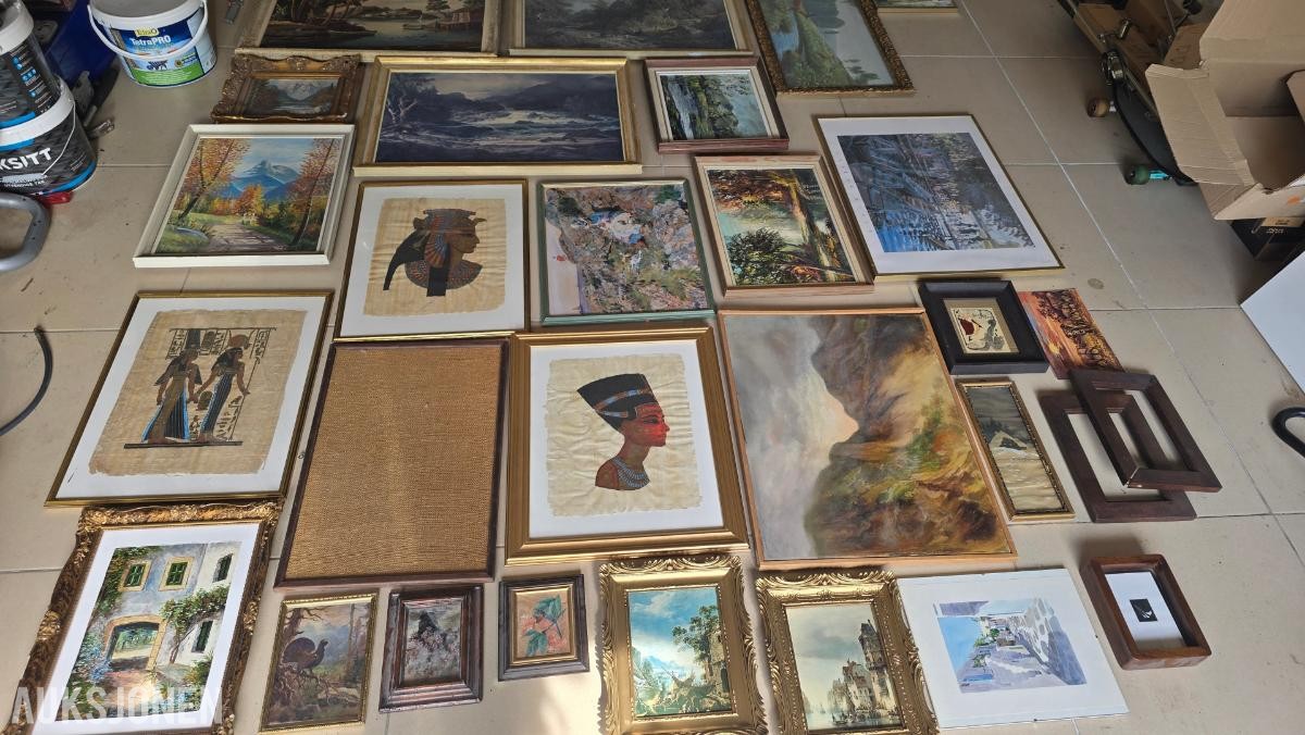 Stort samleparti med malerier, bilder og rammer – selges samlet