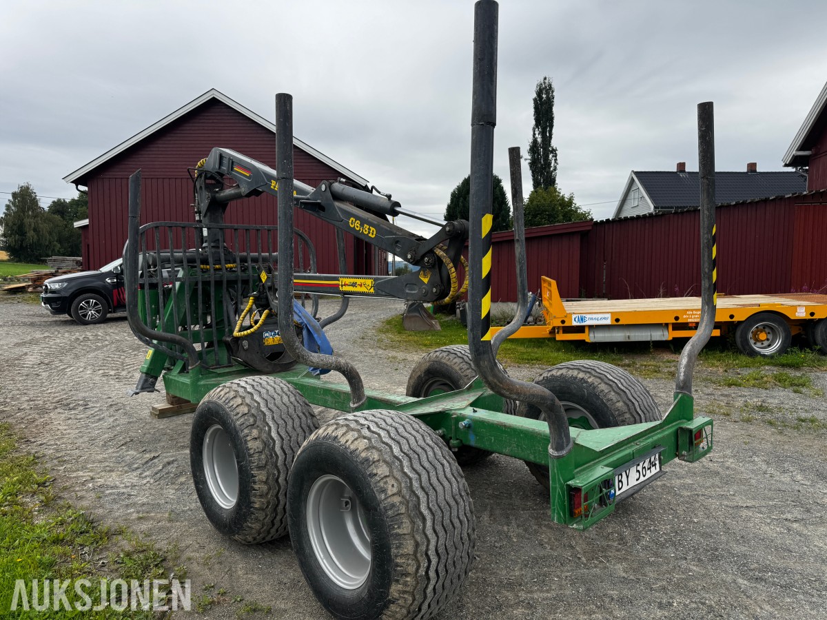 2017 Farma T10 tømmerhenger med kran