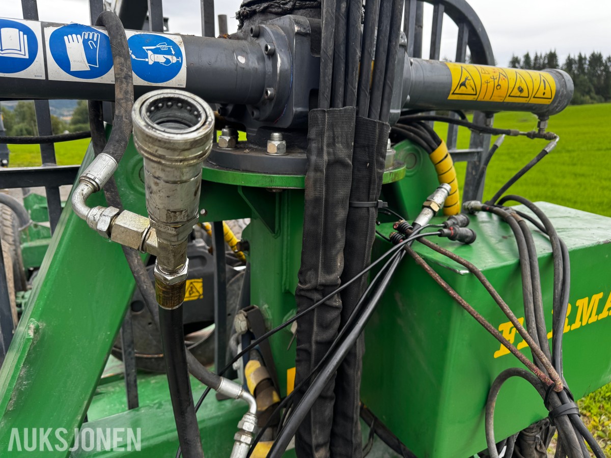2017 Farma T10 tømmerhenger med kran
