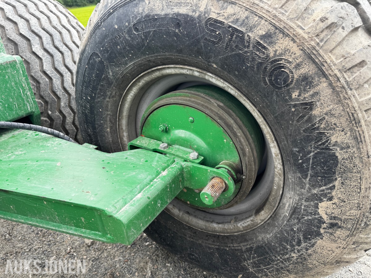 2017 Farma T10 tømmerhenger med kran