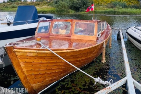 Skilsø Svege 1965 – 25 fot klassisk tresnekke