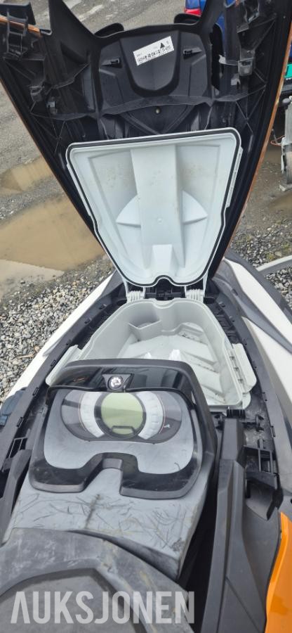 Dobbel vannscooter henger med Seadoo GTX 155 is, RXT 255 IS