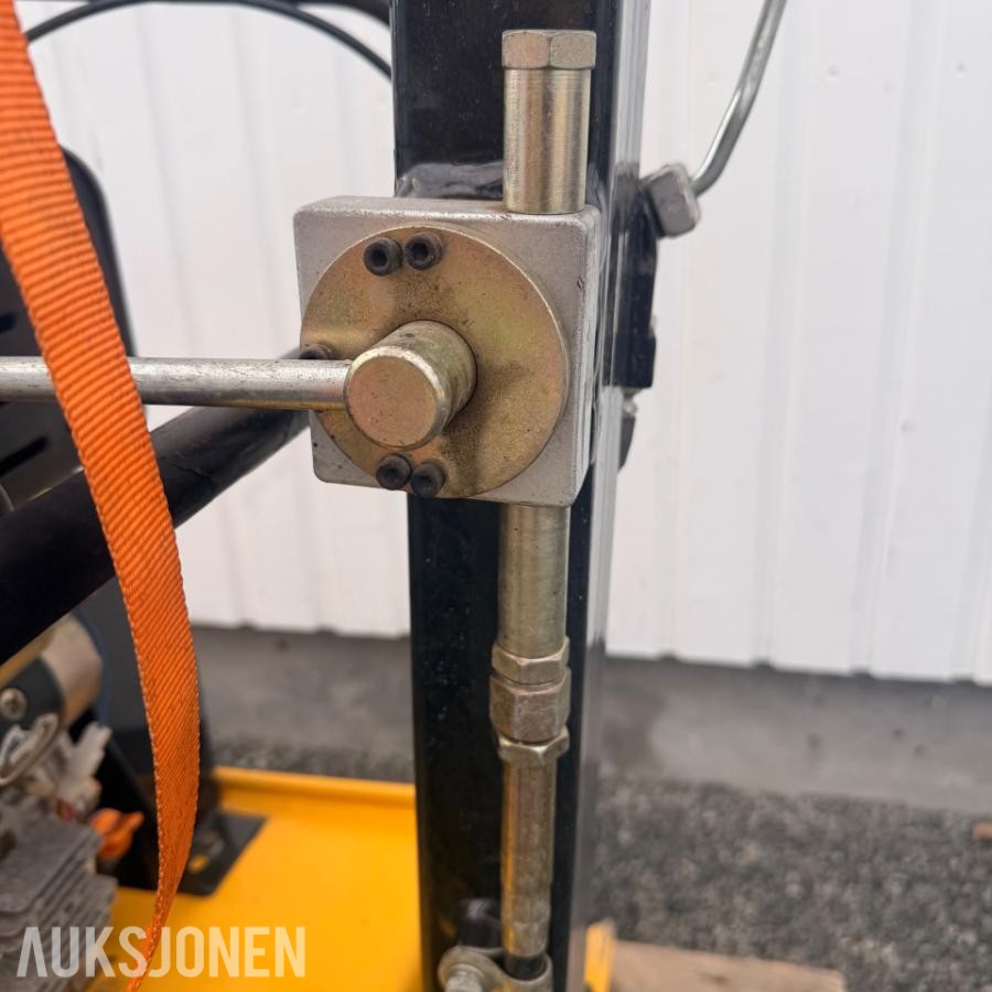 2015 **Dieseldrevet vibroplate ** SC330B rep objekt - ingen minstepris