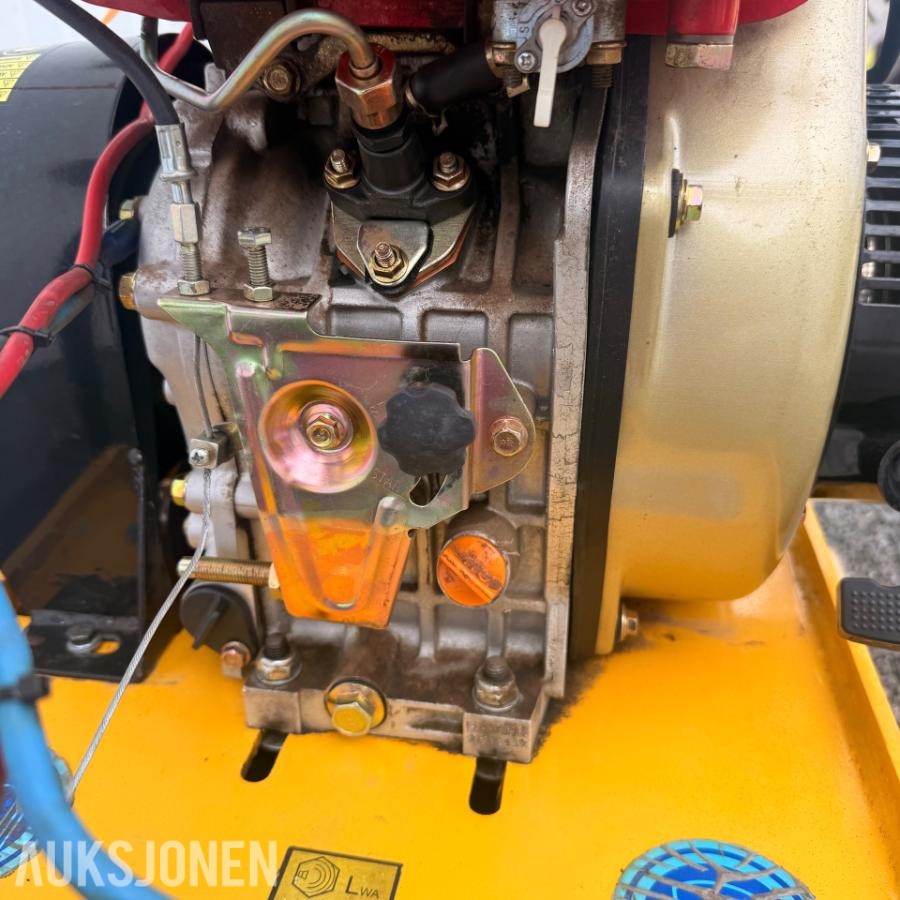 2015 **Dieseldrevet vibroplate ** SC330B rep objekt - ingen minstepris
