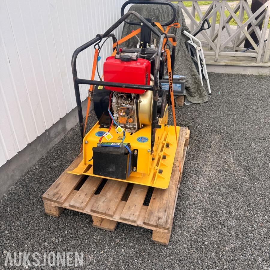 2015 **Dieseldrevet vibroplate ** SC330B rep objekt - ingen minstepris
