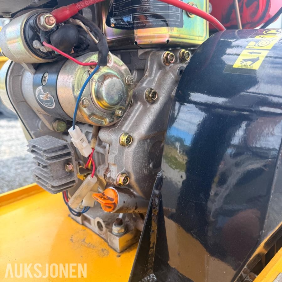 2015 **Dieseldrevet vibroplate ** SC330B rep objekt - ingen minstepris