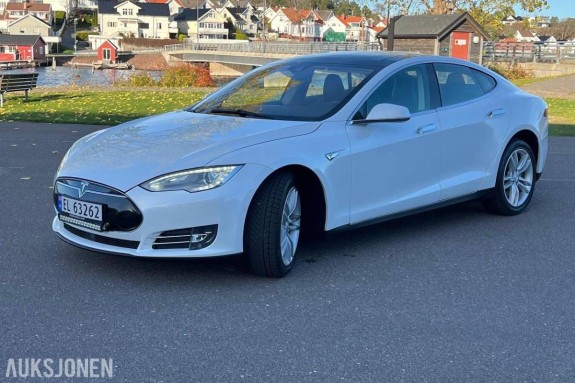 2015 Tesla Model S AWD Ryggekamera, Panorama soltak, EU ok til 02.2027