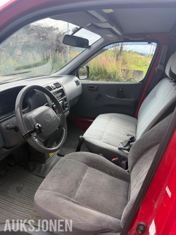 2000 Toyota HiAce, 2.4-90 D 4WD, 233000km
