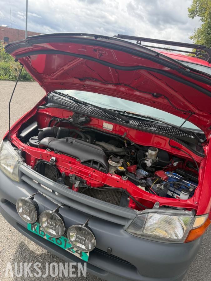 2000 Toyota HiAce, 2.4-90 D 4WD, 233000km