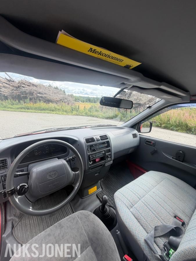 2000 Toyota HiAce, 2.4-90 D 4WD, 233000km
