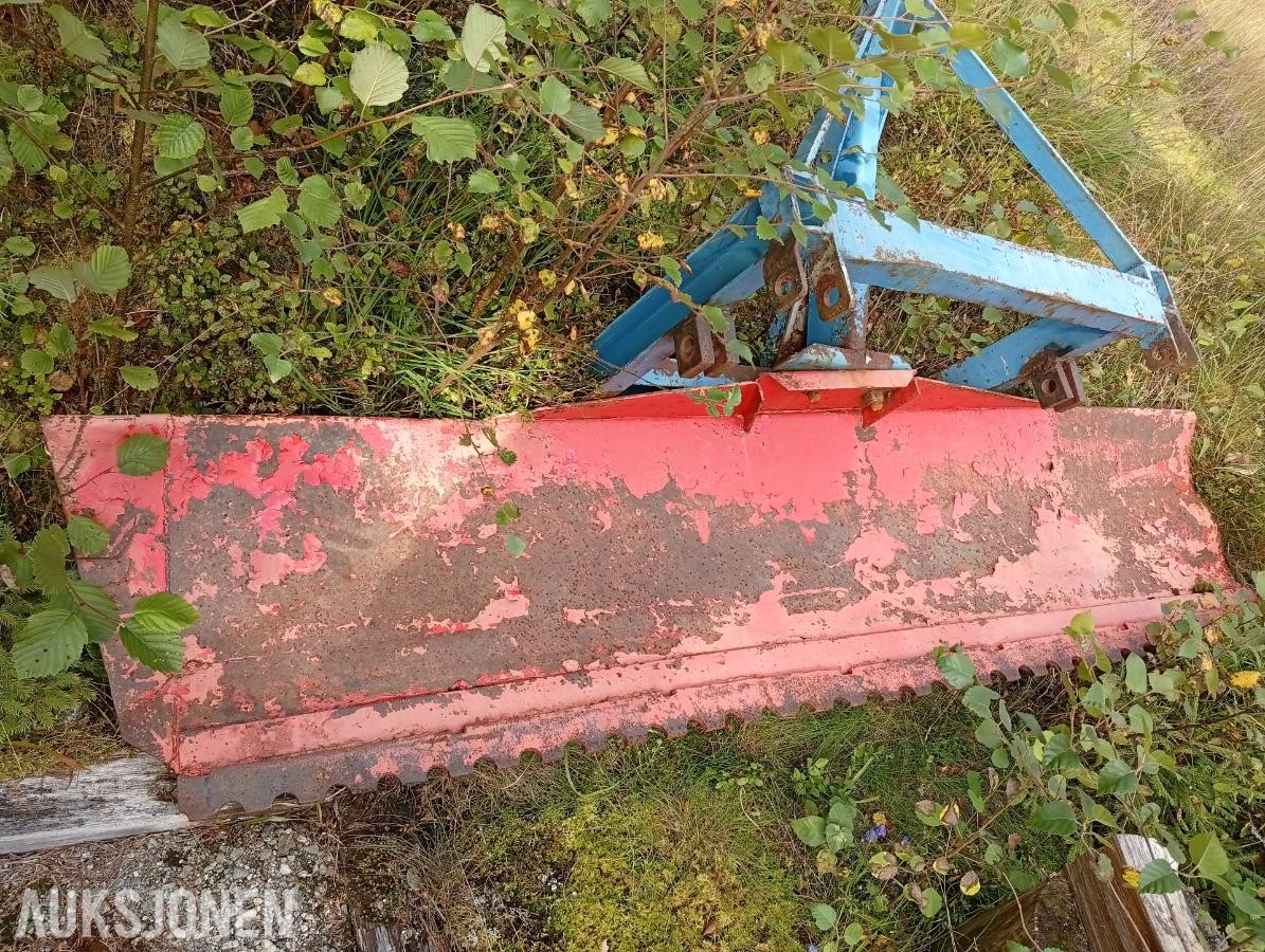 1979 Traktor skjær til liten traktor - ingen minstepris