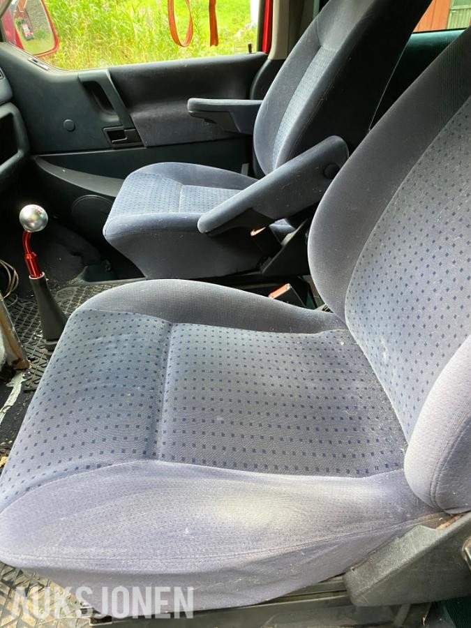 1999 Volkswagen Caravelle 2.5 TDI 102hk 4MOTION 7-seter Reparasjonsobjekt
