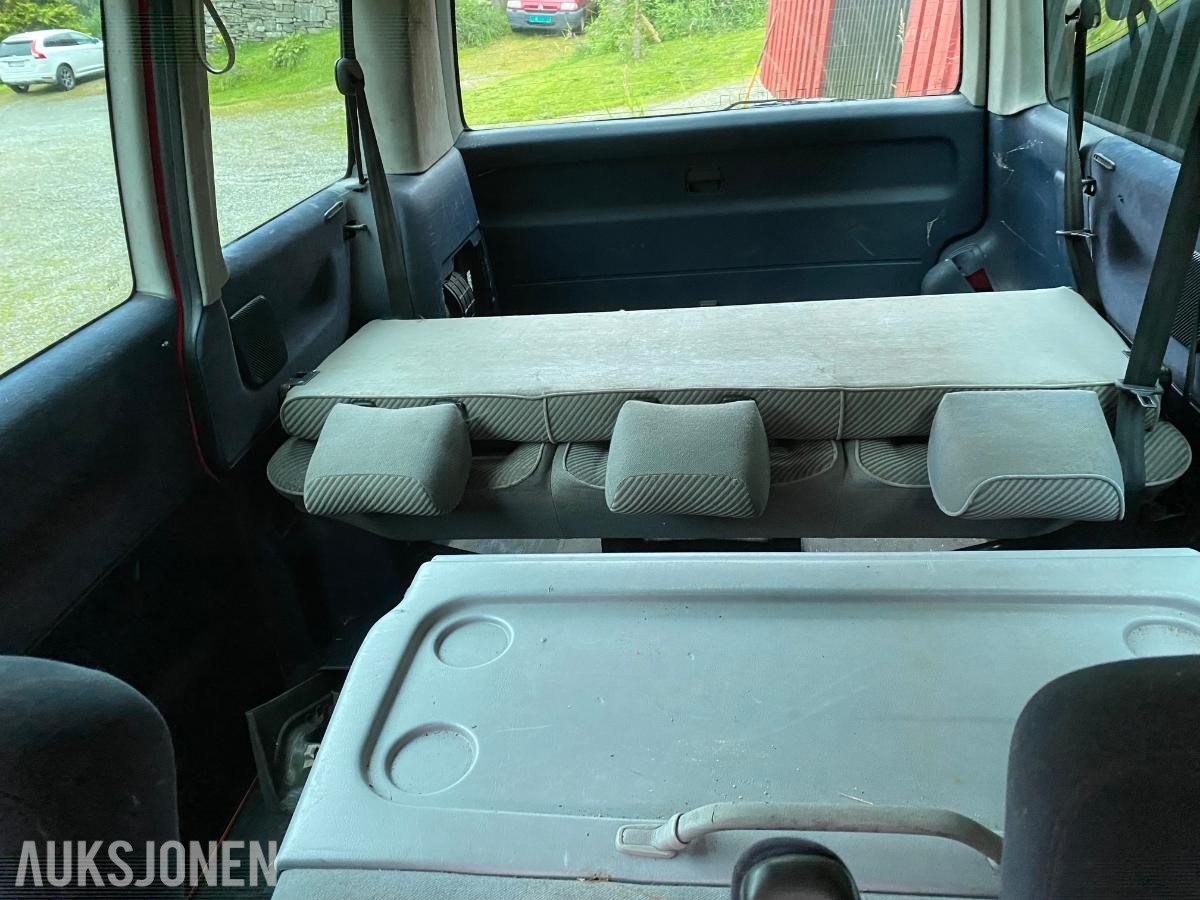 1999 Volkswagen Caravelle 2.5 TDI 102hk 4MOTION 7-seter Reparasjonsobjekt
