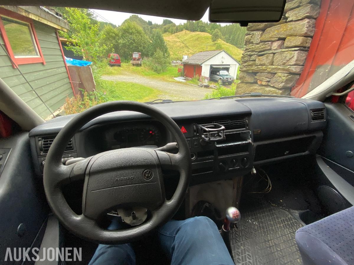 1999 Volkswagen Caravelle 2.5 TDI 102hk 4MOTION 7-seter Reparasjonsobjekt