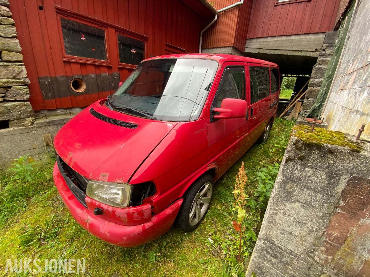 1999 Volkswagen Caravelle 2.5 TDI 102hk 4MOTION 7-seter Reparasjonsobjekt