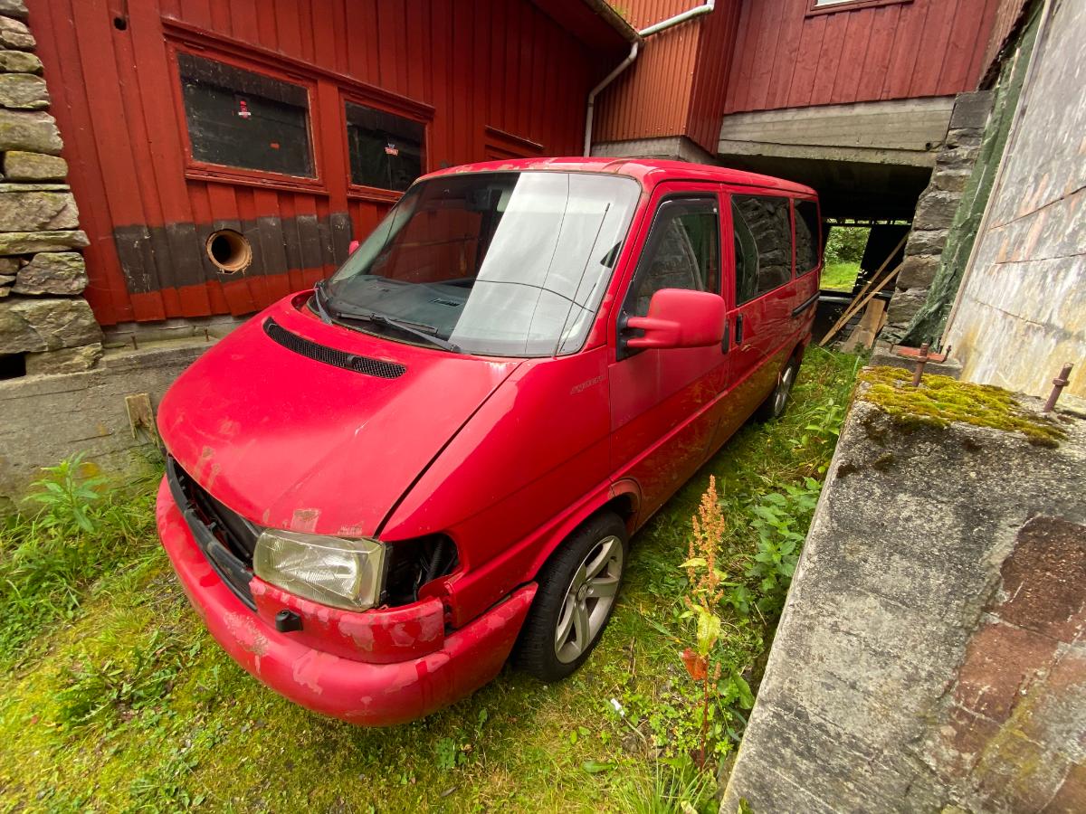 1999 Volkswagen Caravelle 2.5 TDI 102hk 4MOTION 7-seter Reparasjonsobjekt
