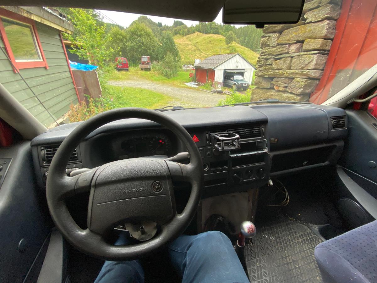 1999 Volkswagen Caravelle 2.5 TDI 102hk 4MOTION 7-seter Reparasjonsobjekt
