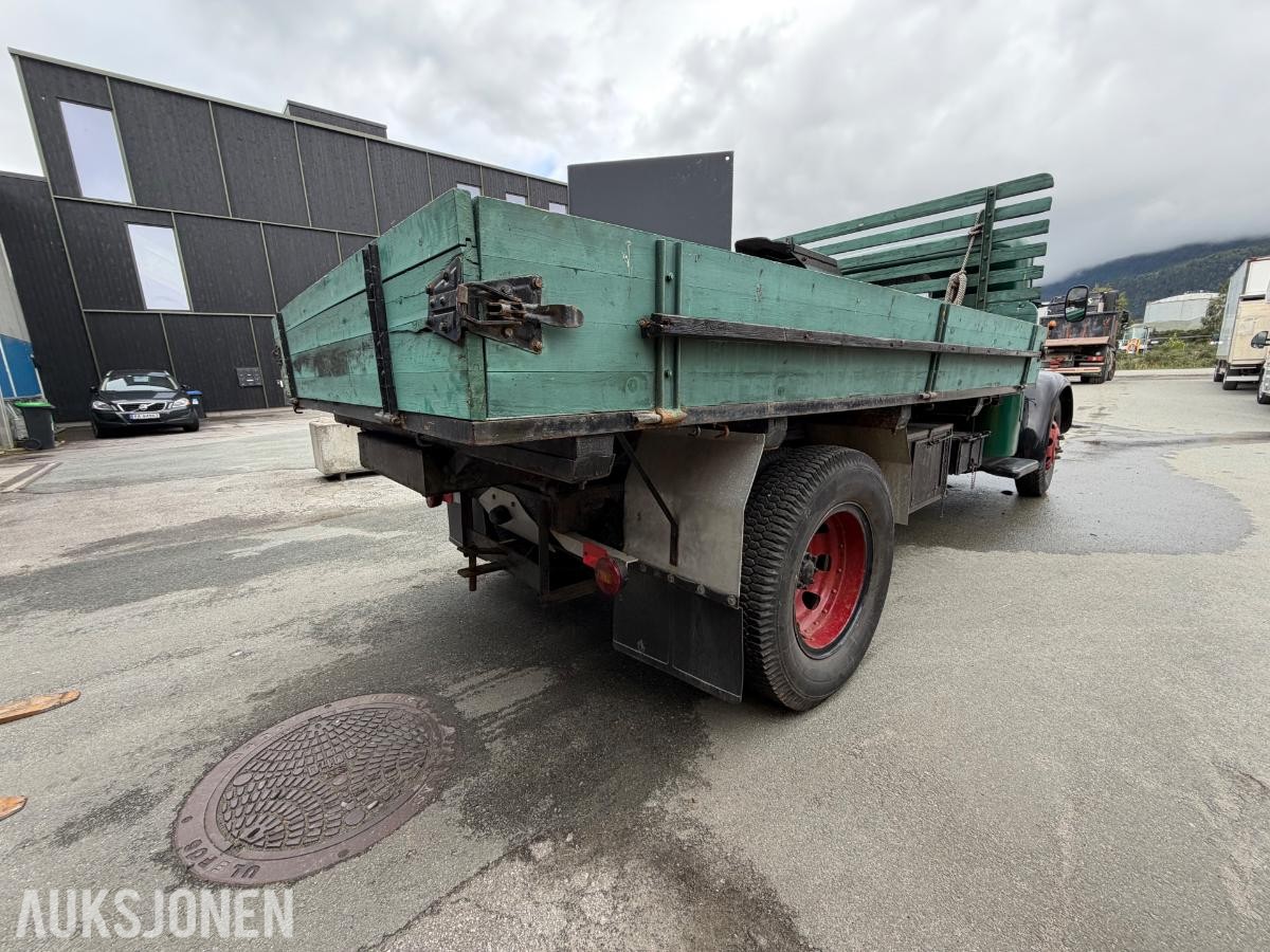 1946 Reo SPEED WAGON veteran lastebil