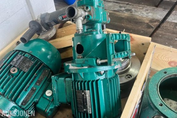 Wag og adda motor 112M-02, FC90S-4