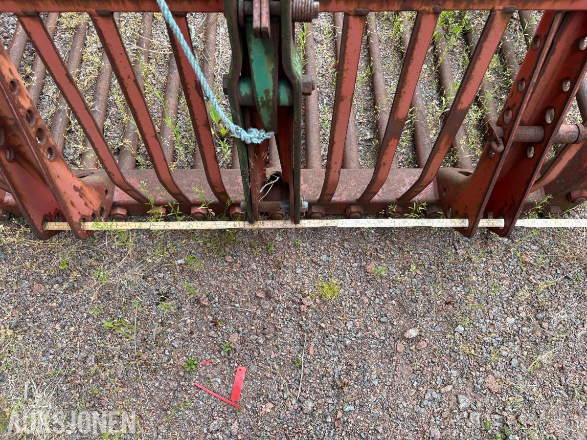 Kverneland bakmontert steinsvans